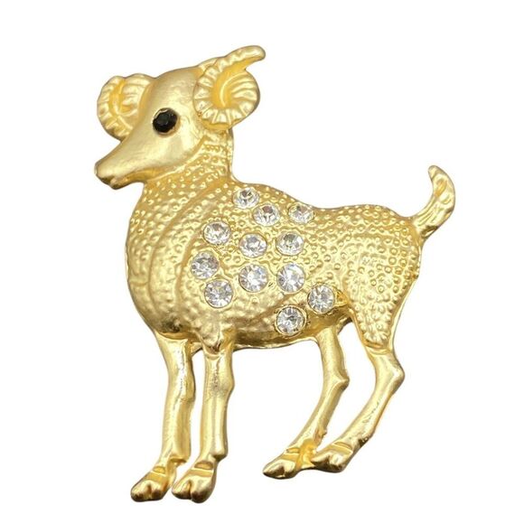 No Brand Jewelry - Aries Jeweled Brooch gilded steel and white crystal rhinestones